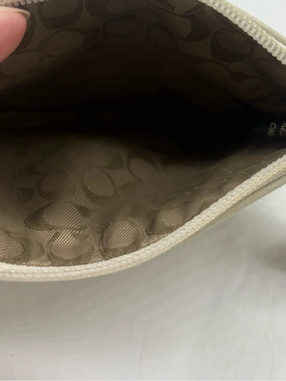 Coach Skinny Mini Corner Zip Wallet Wristlet Clutch Off White Leather